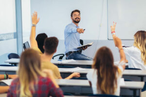 Enseigner la psychologie anomalistique aux adolescents