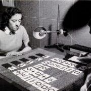 Test de perception extrasensorielle avec des cartes de Zener, années 1950